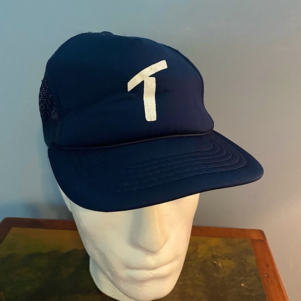 Vintage Trucker T Branded Hat ♠️